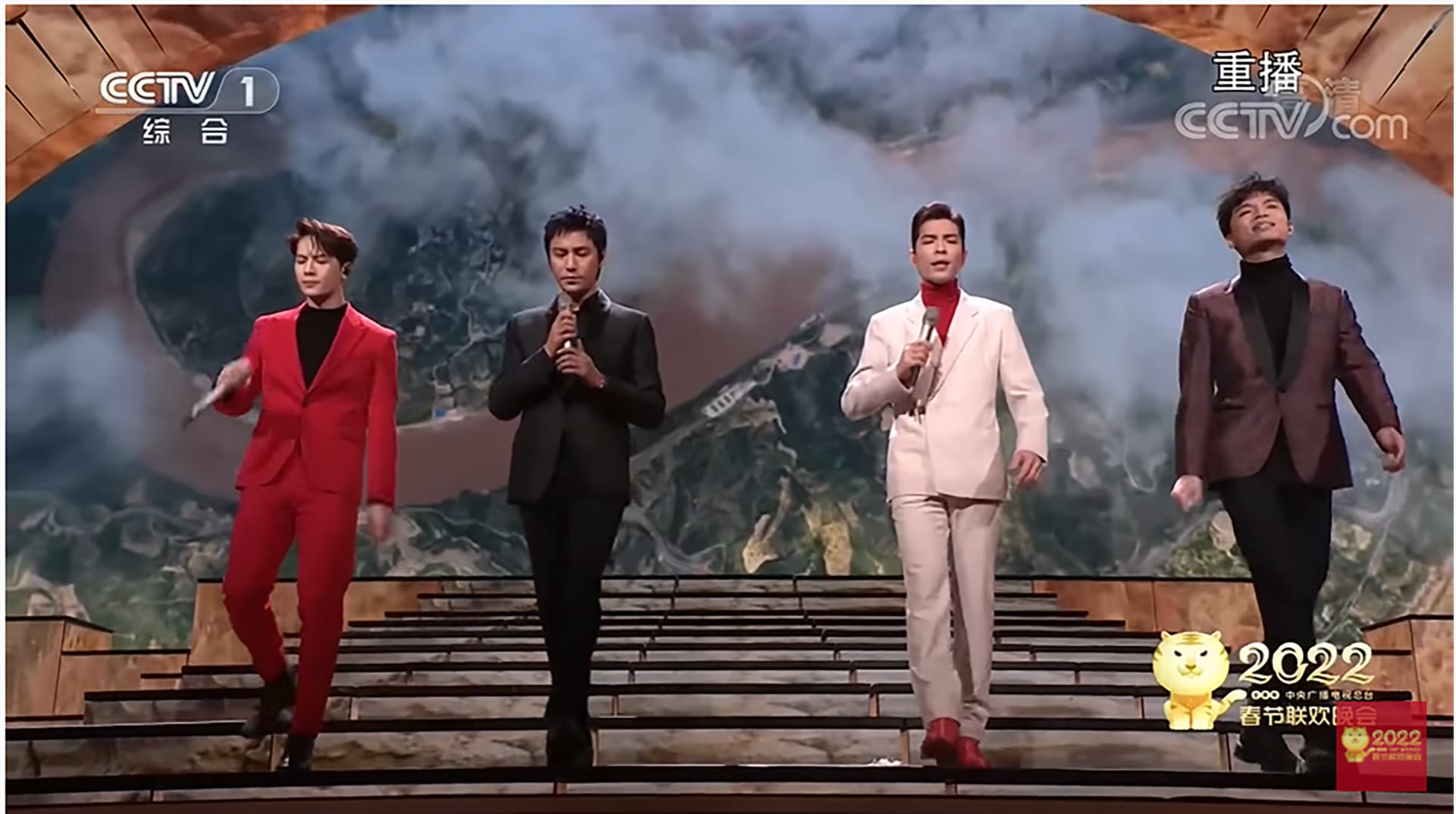 China's Spring Festival Gala Draws Record Viewership Of Almost 1.3 Bil China's Spring Festival Gala Draws Record Viewership Of Almost 1.3 Bil