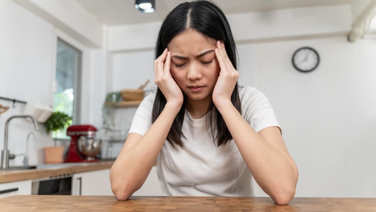 Why do women get more headaches than men? Here's what we know - Vimarsana News