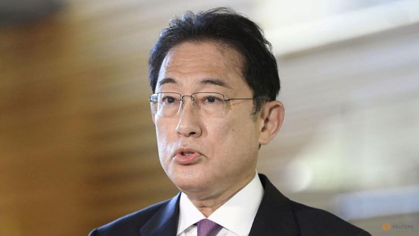At auto show, Japan's Kishida calls for exit from deflationary past 