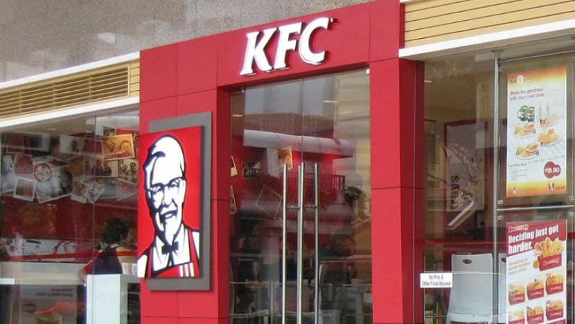 KFC விரைவு உணவக நிர்வாகத்தின்மீது COVID-19 விதிமீறல்கள் செய்த சந்தேகத்தில் குற்றஞ்சாட்டப்பட்டுள்ளது KFC விரைவு உணவக நிர்வாகத்தின்மீது COVID-19 விதிமீறல்கள் செய்த சந்தேகத்தில் குற்றஞ்சாட்டப்பட்டுள்ளது