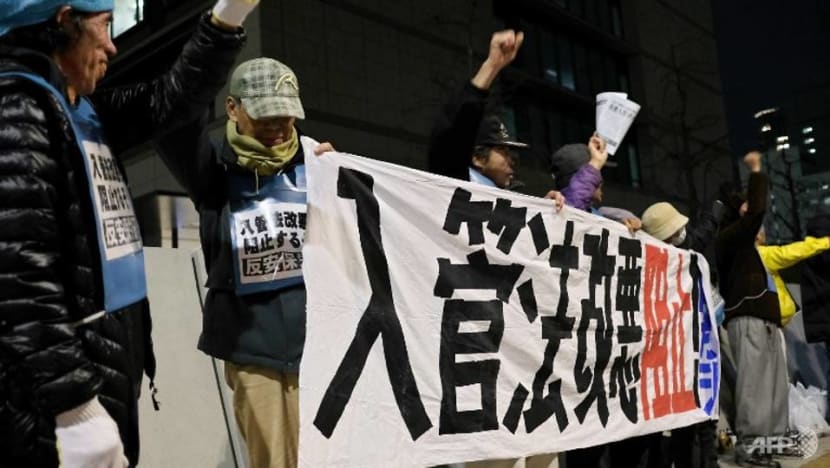 Japan enacts controversial law to accept foreign workers Japan enacts controversial law to accept foreign workers