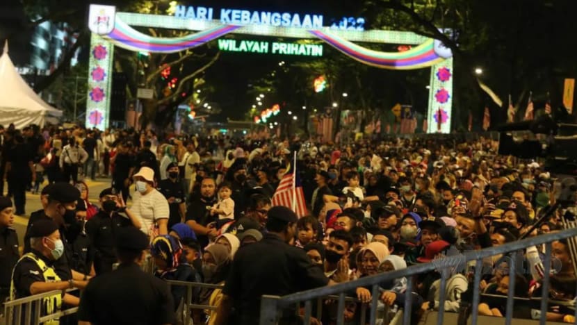 Ribuan pengunjung banjiri Dataran Merdeka sempena Hari Kebangsaan M'sia 2022