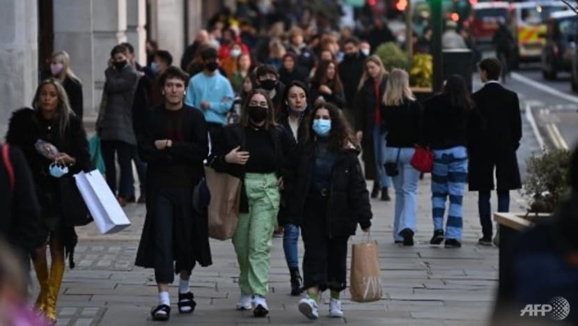 Wealth gap yawns wide between UK's ethnic groups: Think tank Wealth gap yawns wide between UK's ethnic groups: Think tank