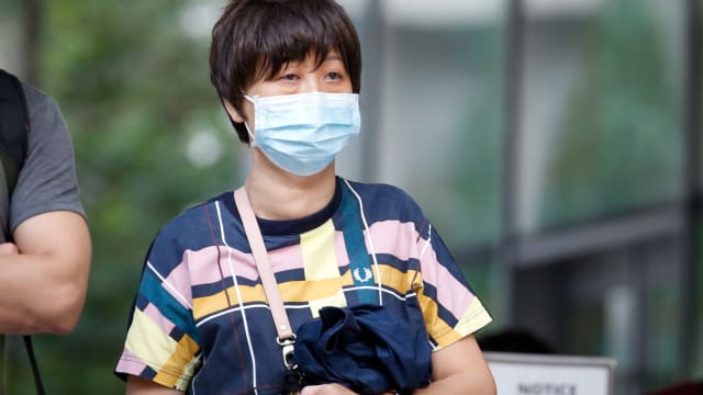 辱骂医生还图咬辅警 妇女判监一周罚5000元