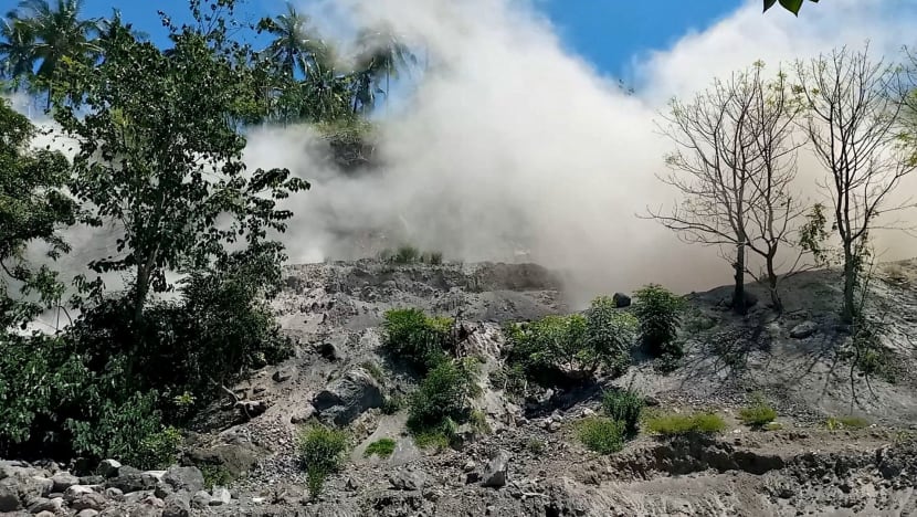 Indonesian quake rattles residents but only one hurt and minor damage Indonesian quake rattles residents but only one hurt and minor damage