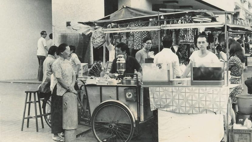 Selling kueh tutu might not be a piece of cake, but it’s in her blood Selling kueh tutu might not be a piece of cake, but it’s in her blood