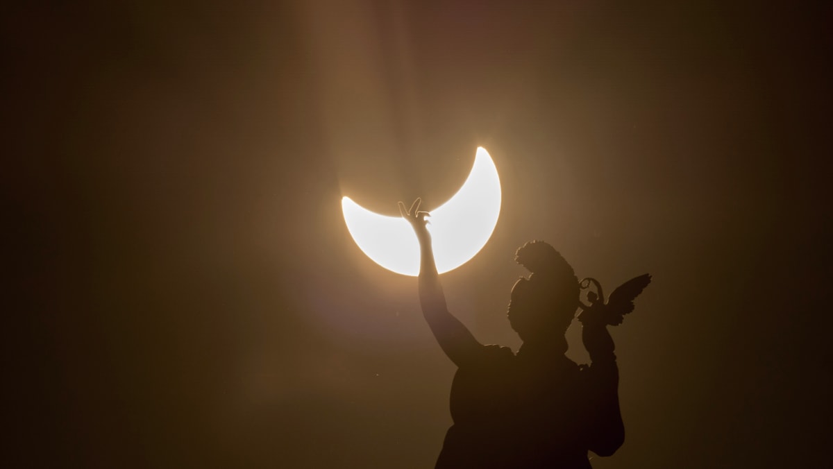 Rare Astronomical Event A Solar Eclipse Returns For A Second Act - jld5wgi