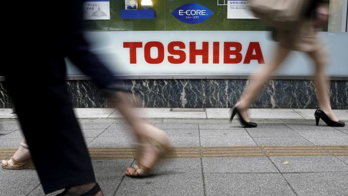 Pemegang saham teratas Toshiba mengatakan belum memutuskan apakah akan mendukung perpisahan