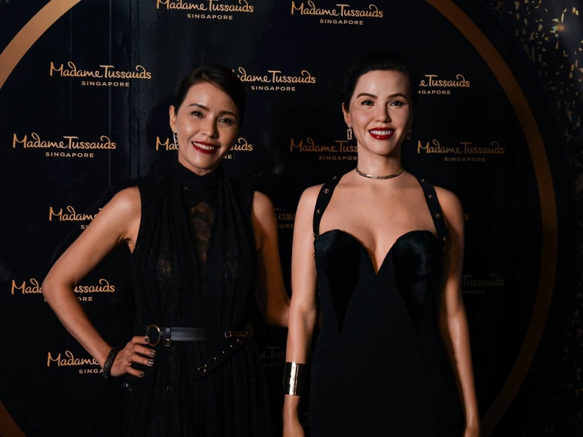 Zoe Tay’s Madame Tussauds Wax Figure Gets A Costume Change; Now Wears Versace Zoe Tay’s Madame Tussauds Wax Figure Gets A Costume Change; Now Wears Versace