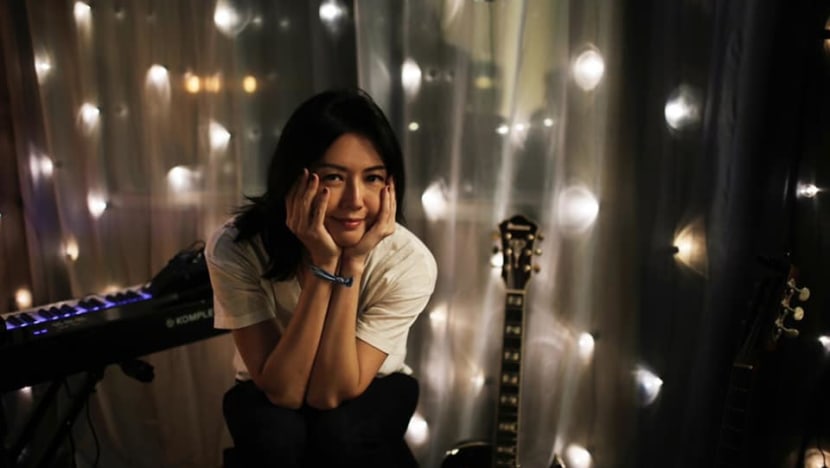 Stefanie Sun Sang, Showed Off Her Artwork, And Paid Tribute To Her Husband During Her Surprise 20th Anniversary FB Live Session