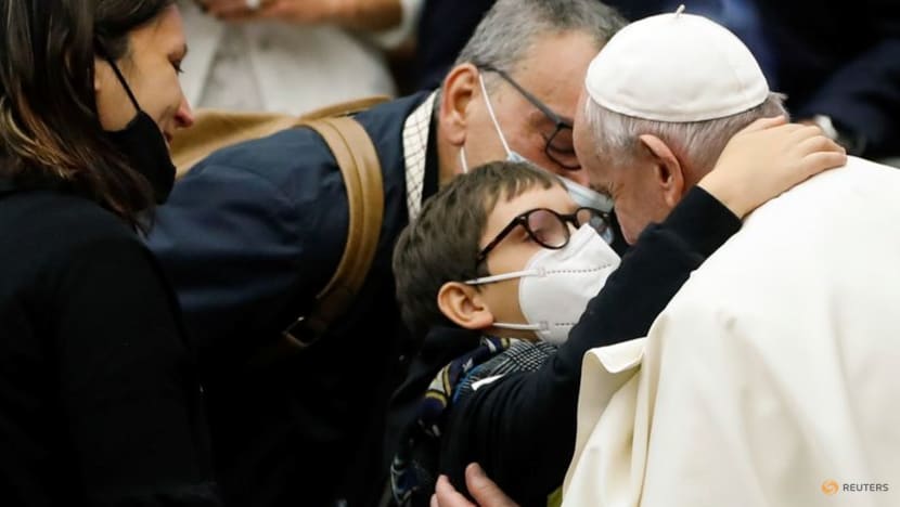 Persistent boy steals show at papal audience Persistent boy steals show at papal audience
