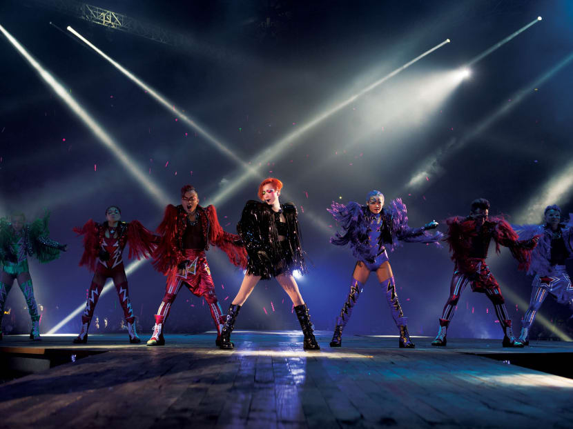 Hong Kong superstar Sammi Cheng with her dancers during her Touch Mi World Tour. Photo: Galaxy Group