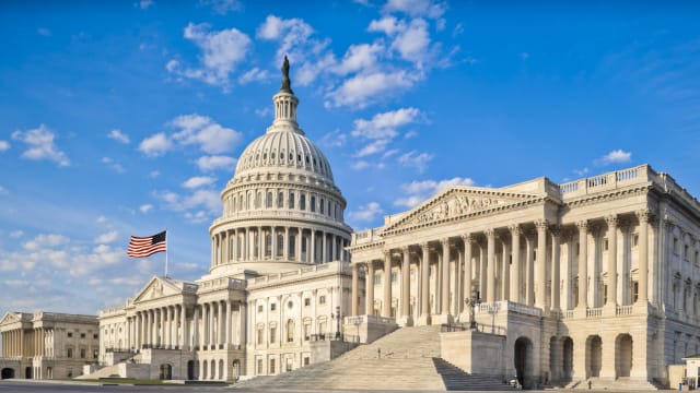 美国参议院投票通过支出法案 避免部分政府部门停摆