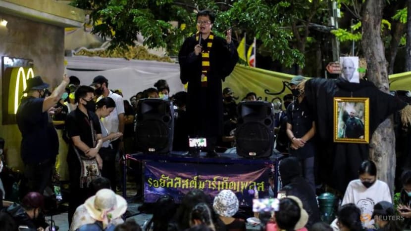 Thai PM asks student protesters 'not to create chaos' Thai PM asks student protesters 'not to create chaos'