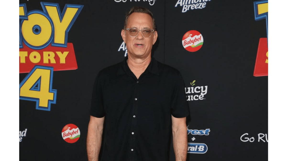 Tom Hanks soothed by typewriters 8days