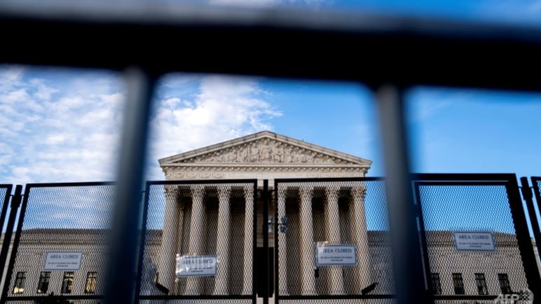 US Supreme Court limits government powers to curb greenhouse gases