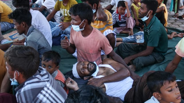 三艘缅甸难民船今抵印尼 载有逾500名罗兴亚人