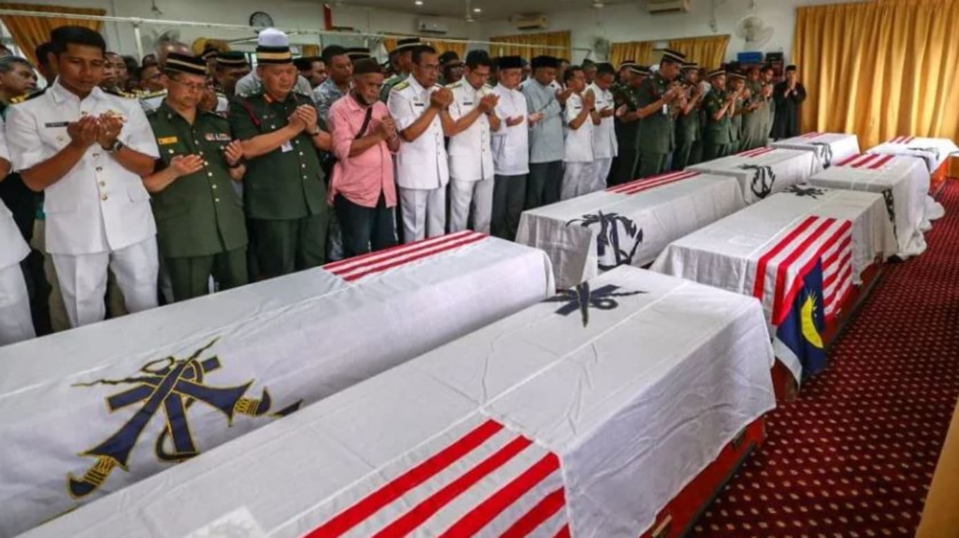 马国直升机坠毁事故 国防部为八名海军举行回教丧礼祈祷