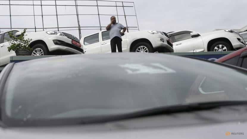 Sri Lanka lifts import ban on trucks, heavy vehicles