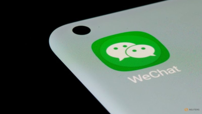 Tencent bows to regulator, allows WeChat users access to rivals' links Tencent bows to regulator, allows WeChat users access to rivals' links