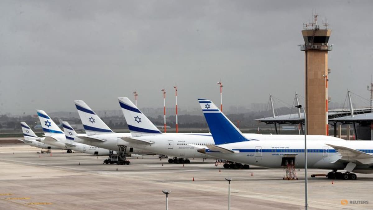 Israeli airlines add more flights to bring reservists home