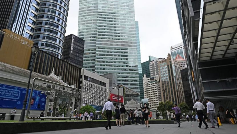 Singapore's sharpest fall in employment in more than 20 years borne by non-resident workers: MOM Singapore's sharpest fall in employment in more than 20 years borne by non-resident workers: MOM