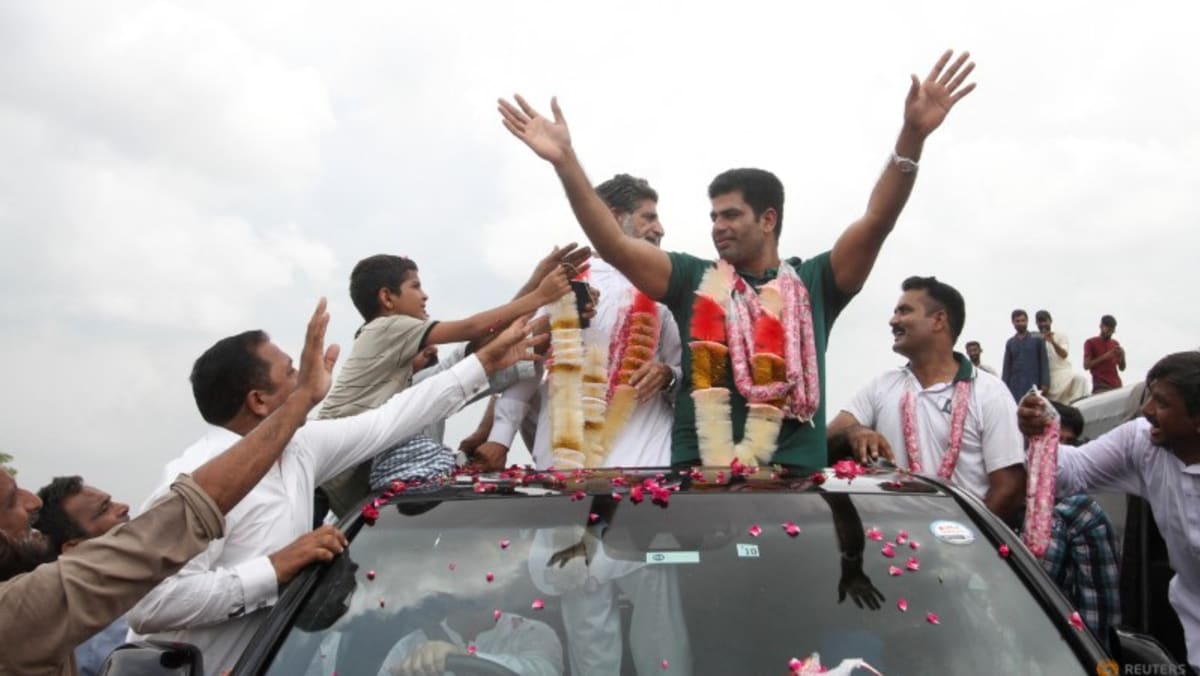 Gold medallist Nadeem brings Pakistan’s first athletics medal home to hero’s welcome Gold medallist Nadeem brings Pakistan’s first athletics medal home to hero’s welcome