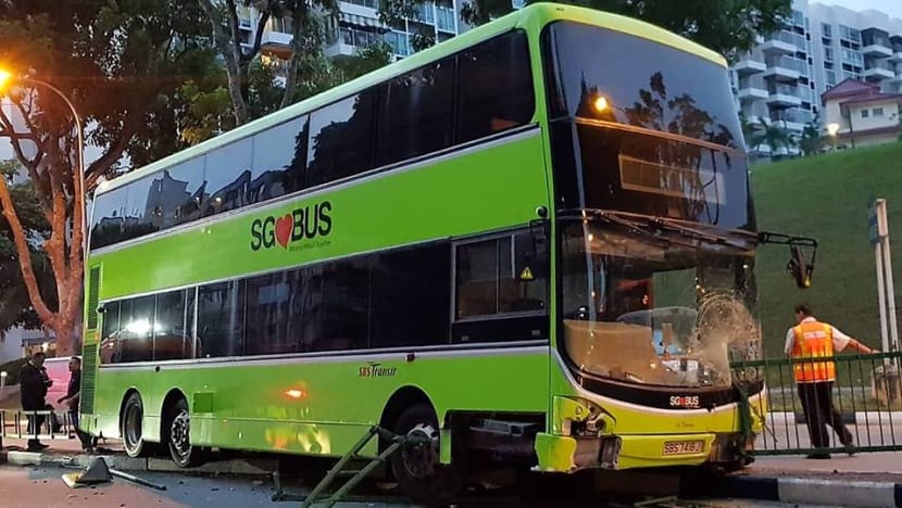 SBS bus mounts road divider in Simei; 1 taken to hospital SBS bus mounts road divider in Simei; 1 taken to hospital