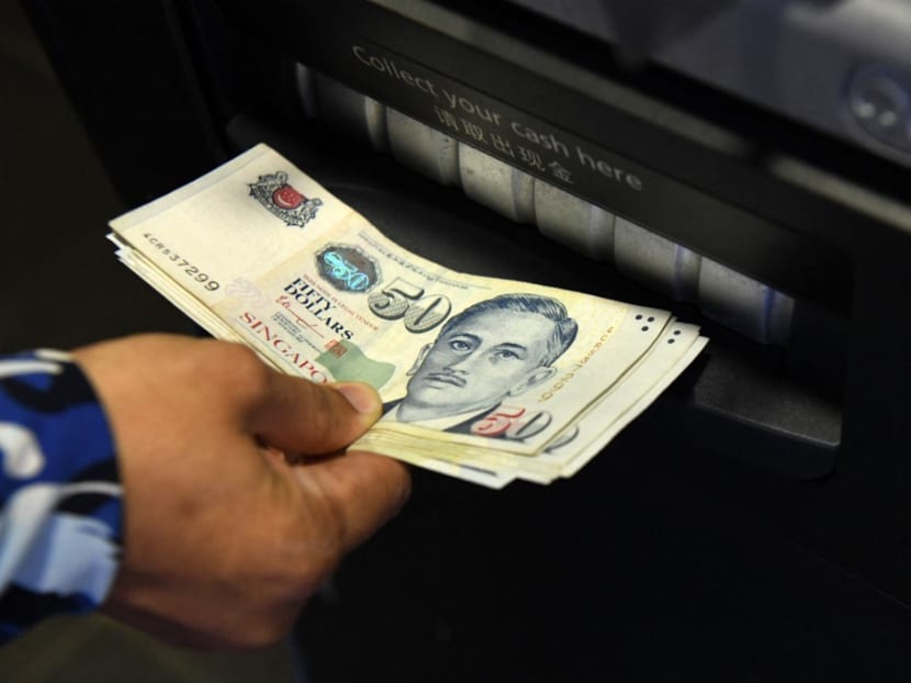 Security guard dishonestly used S$200,000 that was transferred to his bank accounts, gets jail Security guard dishonestly used S$200,000 that was transferred to his bank accounts, gets jail
