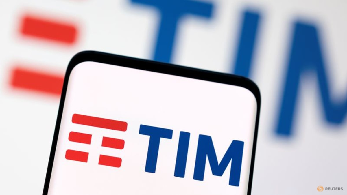 TIM jatuh ke rekor terendah setelah penundaan terbaru dalam kesepakatan jaringan