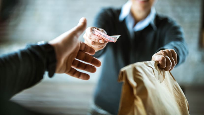 Commentary: Should Singaporeans adopt tipping as a cultural norm? Commentary: Should Singaporeans adopt tipping as a cultural norm?