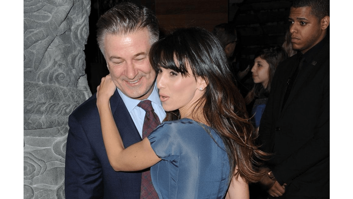 Alec Baldwin tells wife she's right 8days