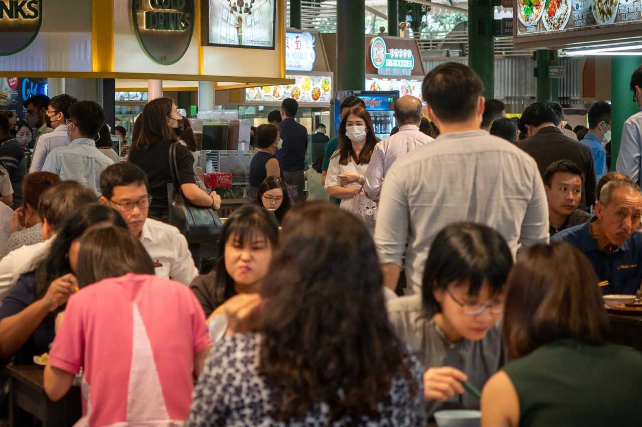 CBD roars back to life: Few empty tables as office crowds throng eateries after easing of Covid-19 measures CBD roars back to life: Few empty tables as office crowds throng eateries after easing of Covid-19 measures