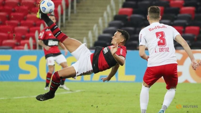 Soccer-Injury time goal hands Flamengo first defeat in Brazil Soccer-Injury time goal hands Flamengo first defeat in Brazil