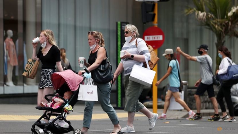 Aucklanders return to malls as New Zealand eases COVID-19 lockdown in biggest city Aucklanders return to malls as New Zealand eases COVID-19 lockdown in biggest city