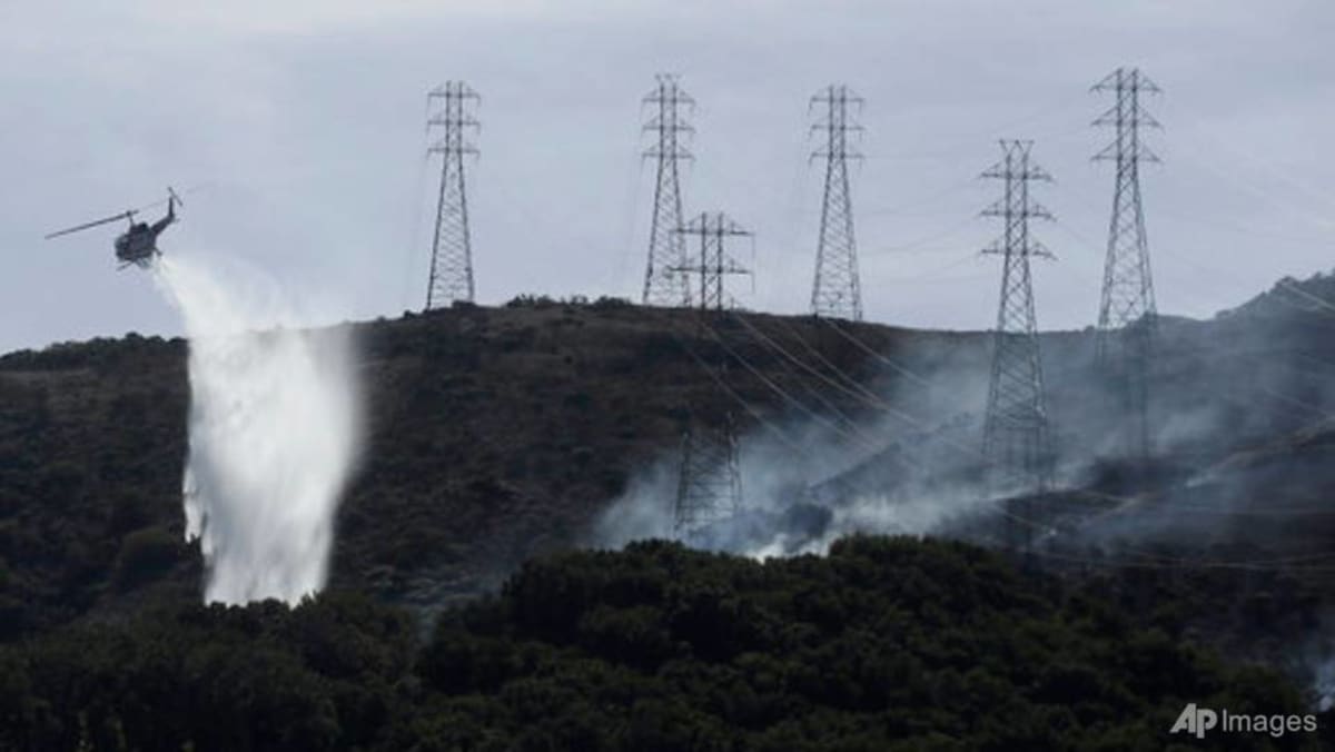 PG&E California akan menghabiskan hingga US miliar untuk mengubur 10.000 mil saluran listrik