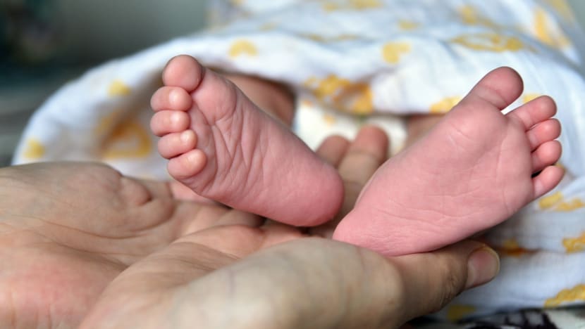 Open verdict in death of baby found not breathing on mattress, coroner flags safe sleeping practices Open verdict in death of baby found not breathing on mattress, coroner flags safe sleeping practices