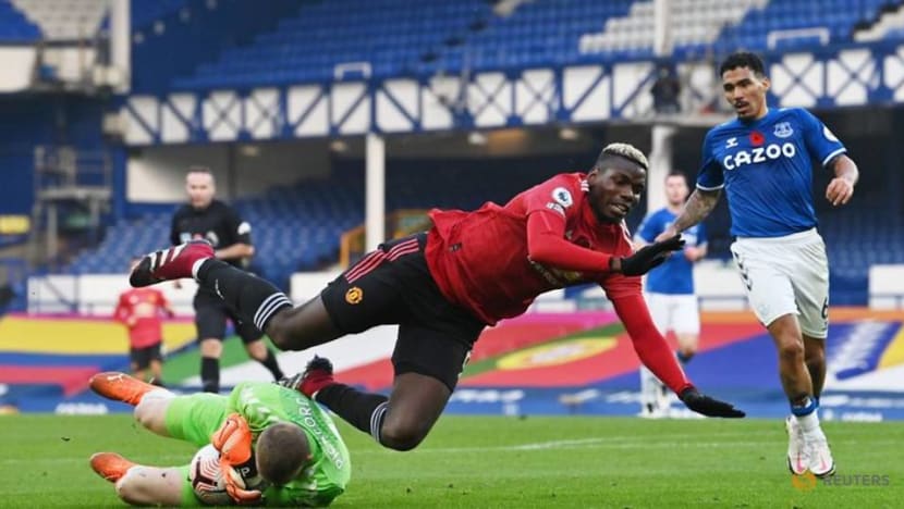 United ease pressure on Solskjaer with win at Everton United ease pressure on Solskjaer with win at Everton