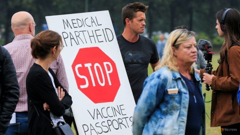Dutch protest against COVID-19 vaccine pass to enter bars, restaurants Dutch protest against COVID-19 vaccine pass to enter bars, restaurants