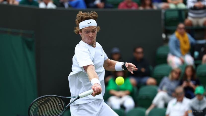 Rublev leads Russian return with easy win