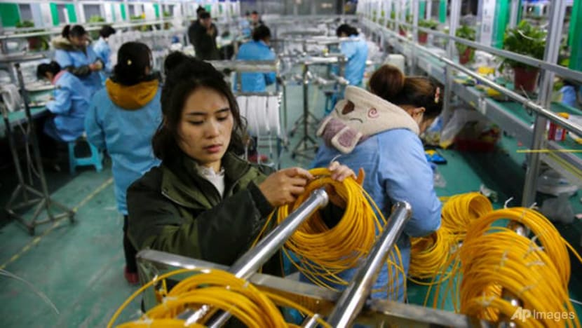 China sets 'low bar' for GDP growth, pledges more jobs China sets 'low bar' for GDP growth, pledges more jobs