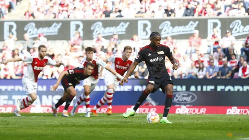 Own goal sends Union Berlin to top of Bundesliga Own goal sends Union Berlin to top of Bundesliga