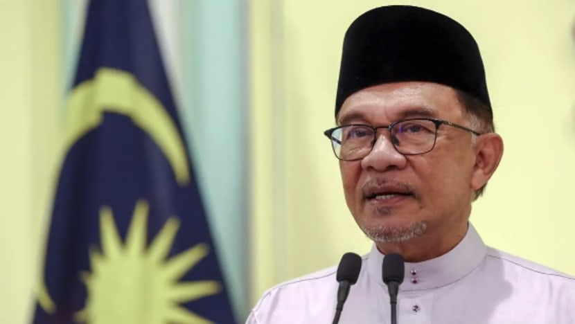 Anwar Ibrahim guna kenderaan sedia ada di pejabat, tolak Mercedes S600 Anwar Ibrahim guna kenderaan sedia ada di pejabat, tolak Mercedes S600