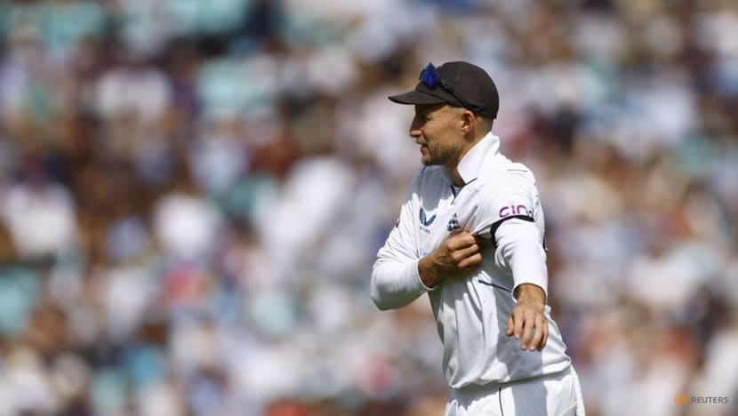 England dismissed for 374, New Zealand chase 394 for victory England dismissed for 374, New Zealand chase 394 for victory
