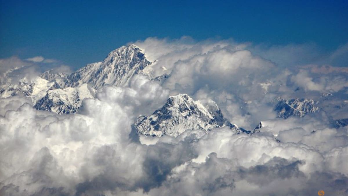 Scientists explain Mount Everest’s anomalous growth Scientists explain Mount Everest’s anomalous growth