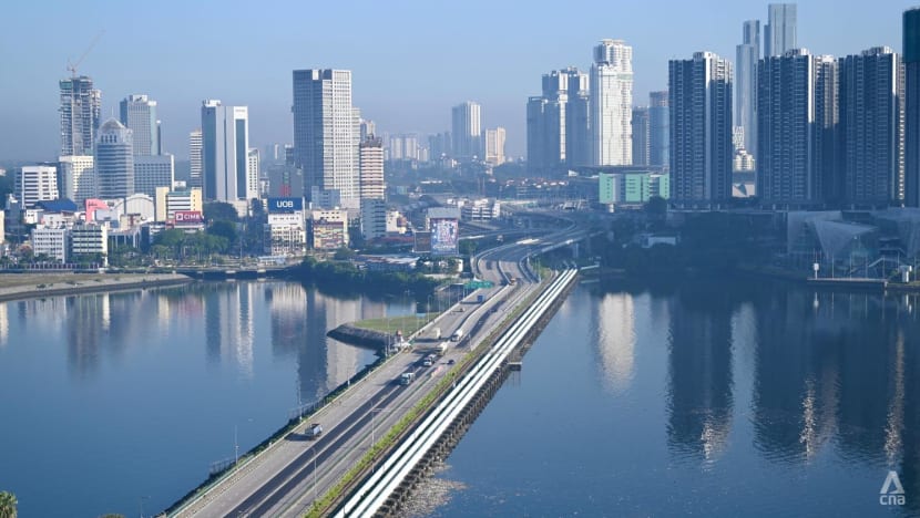 More than 165,000 daily crossings at Singapore-Malaysia land borders since Apr 1: Johor government