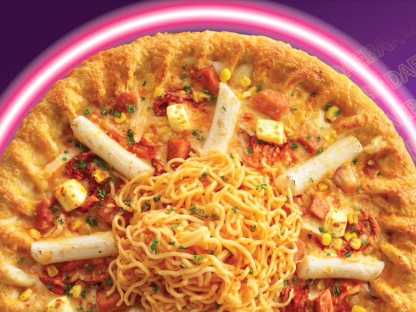 Pizza Hut Singapore now has army stew pizza, kimchi beef pepperoni melts and cheesy rice cakes Pizza Hut Singapore now has army stew pizza, kimchi beef pepperoni melts and cheesy rice cakes