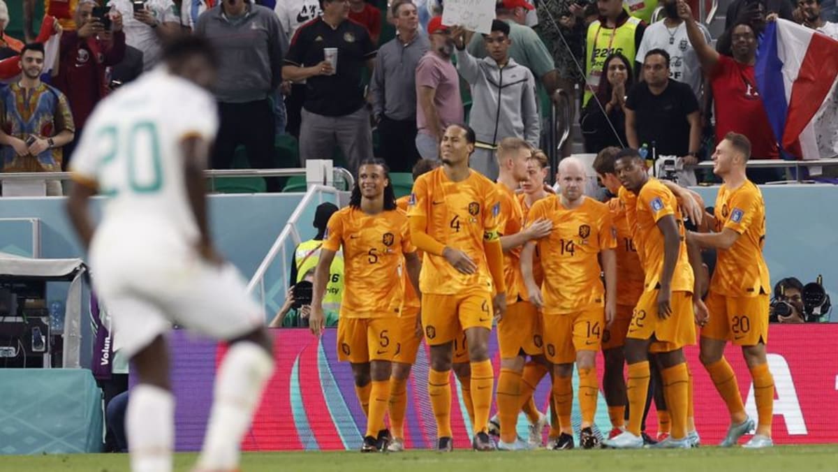 Kemenangan tahap Belanda kembali ke Piala Dunia dengan kemenangan 2-0 atas Senegal