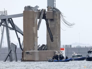 Pilot of Singapore-flagged freighter called for tugboat help before ploughing into Baltimore bridge