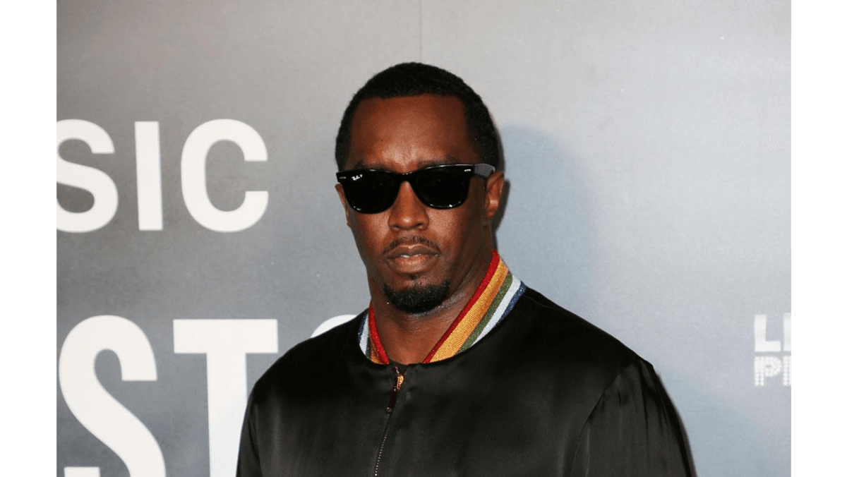 Diddy leans on Cassie for support following Kim Porter's death - 8 Days